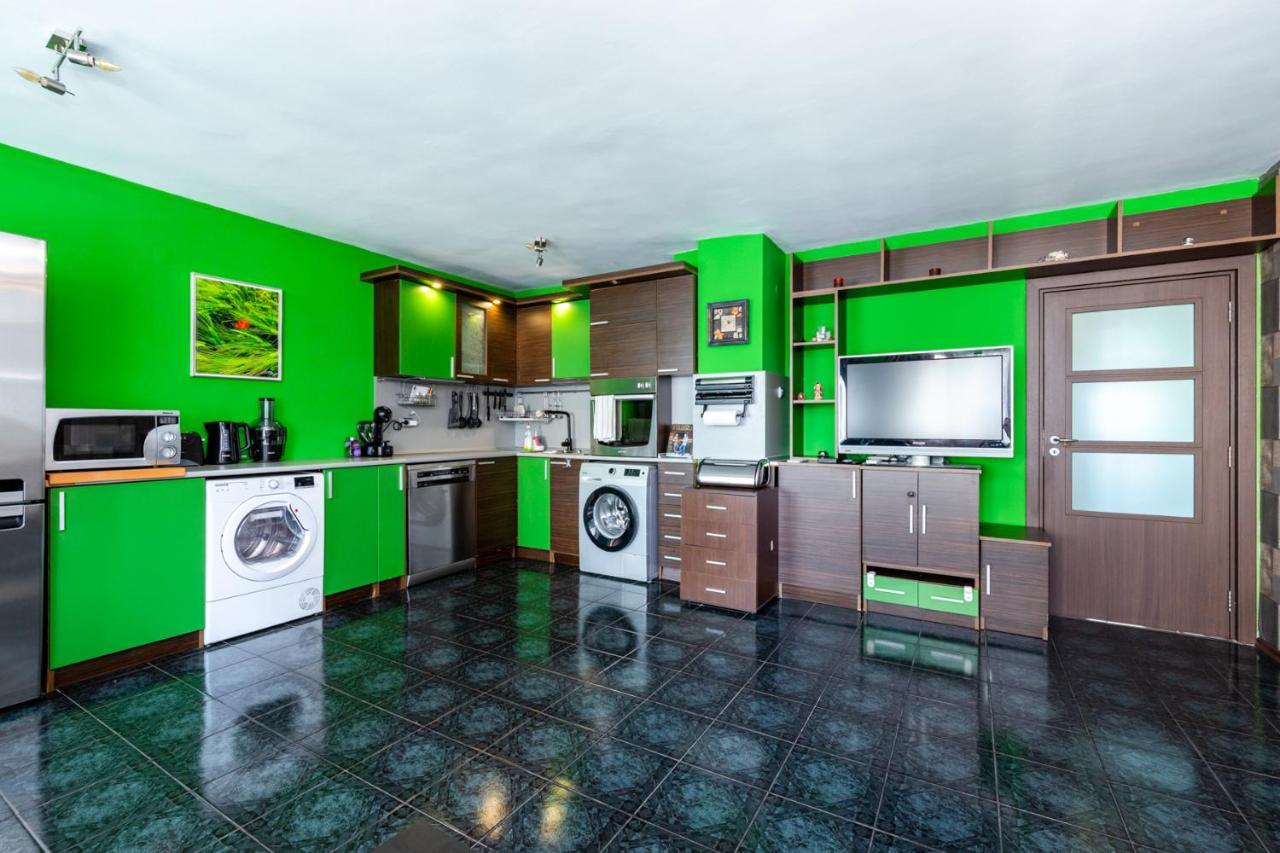 The Green Apartment - Free Parking Sofia Exterior foto